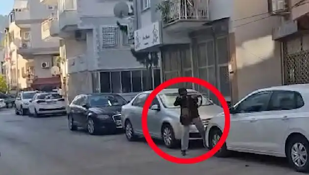 İzmir'de Sadece Dakikalar İçinde Tüyler Ürperten Saldırı Anları
